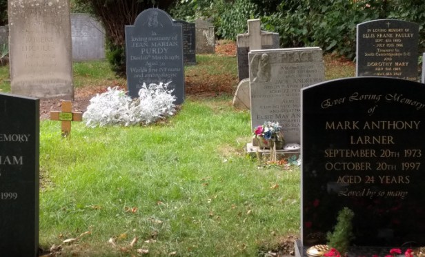 20180918 mark larner's grave